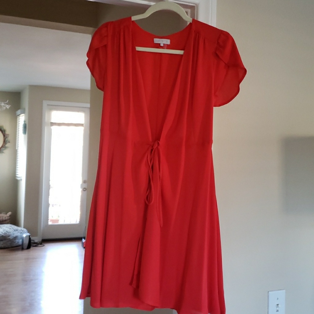 1.STATE Red Dress Deep V-Neck ❤
